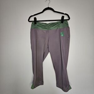 Knights Apparel Michigan State MSU Cropped Leggings L Gray/Green Football Fan